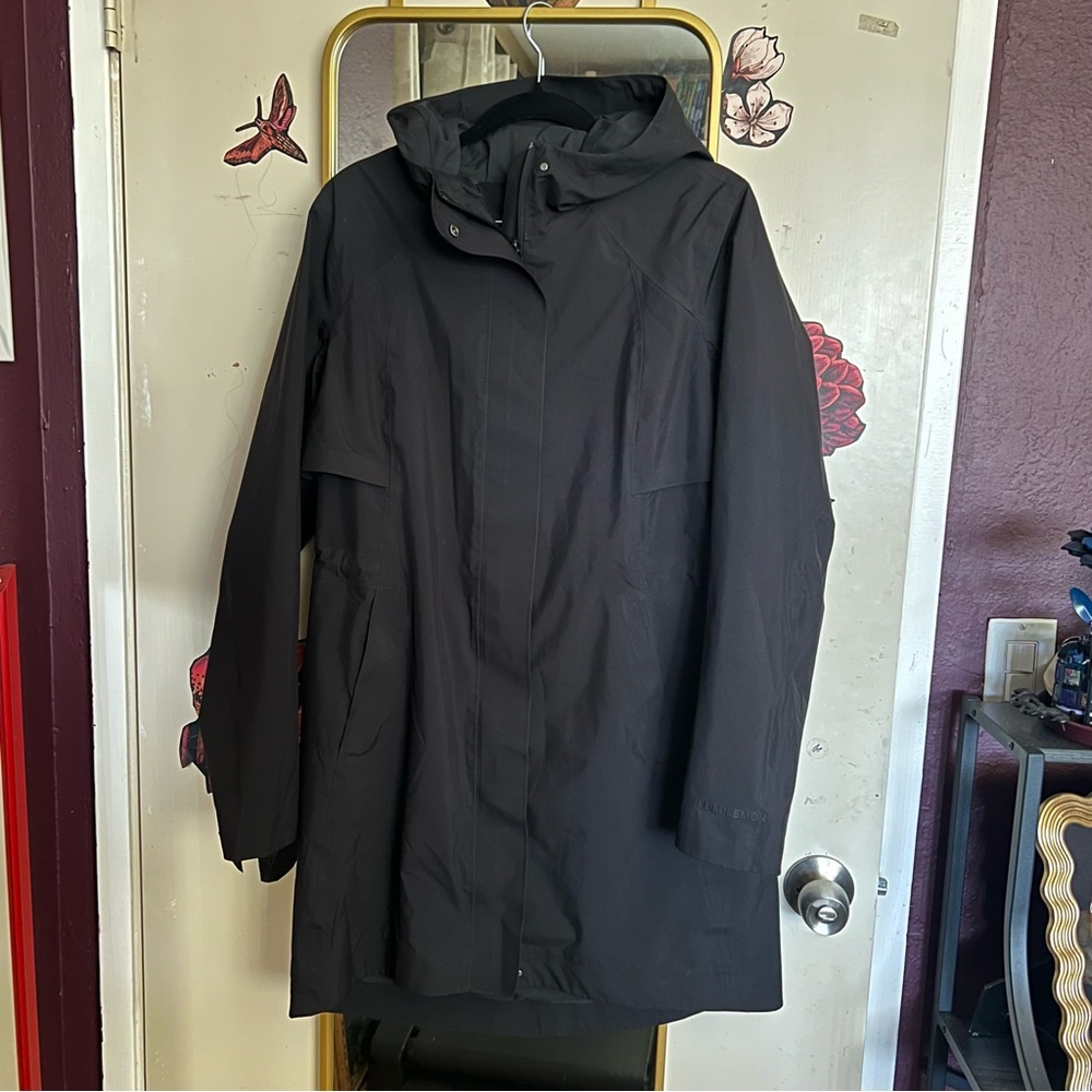 Lululemon Rain Rebel Jacket - sz 8